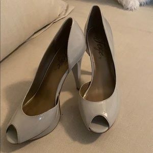 Fergie Footwear Patent Gray D’Orsay Platform Sz 10